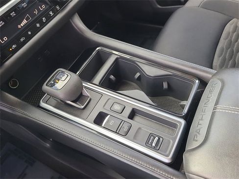 Used 2022 Nissan Pathfinder SV image 35