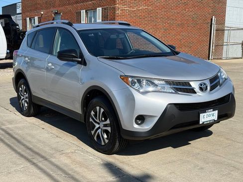 Used 2013 Toyota RAV4 LE AWD/4WD image 4