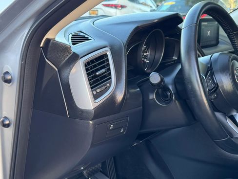 Used 2018 MAZDA MAZDA3 Touring FWD image 29