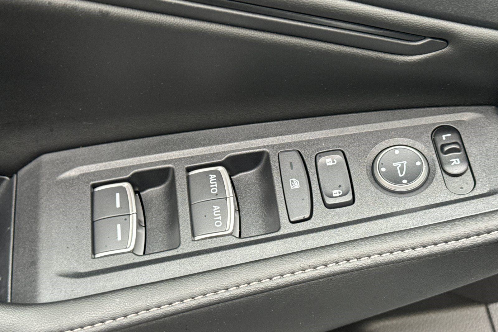 Used 2024 Honda Accord Sport image 13