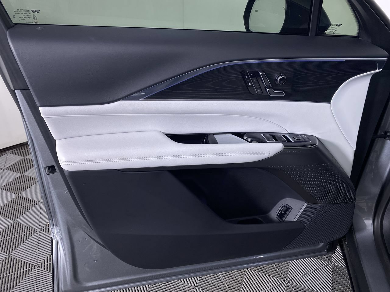 Certified 2024 Cadillac Lyriq Luxury w/ LPO, Floor Liner Package AWD/4WD image 13