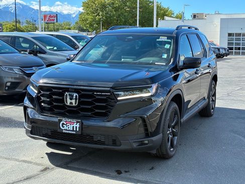 Used 2025 Honda Pilot Black Edition image 10