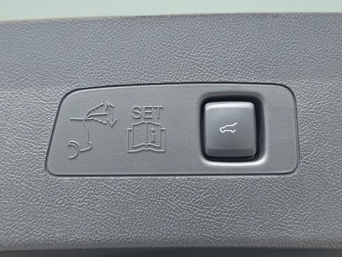 Used 2022 Lincoln Corsair Reserve w/ Equipment Group 201A image 16