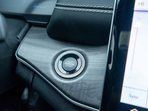 Used 2023 Jeep Grand Cherokee L Limited w/ Luxury Tech Group II image 22