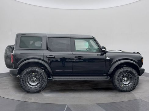 Certified 2025 Ford Bronco Outer Banks w/ Sasquatch Package AWD/4WD image 12