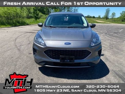 Used 2022 Ford Escape SE w/ Convenience Package AWD/4WD image 3