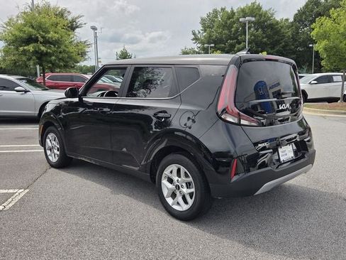 Used 2025 Kia Soul LX w/ LX Technology Package FWD image 6
