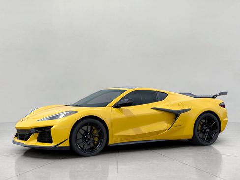 New 2025 Chevrolet Corvette Z06 w/ Z07 Performance Package RWD image 2