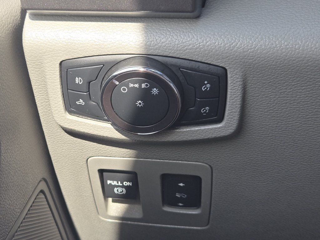 Used 2019 Ford F150 XLT w/ Equipment Group 302A Luxury AWD/4WD image 23