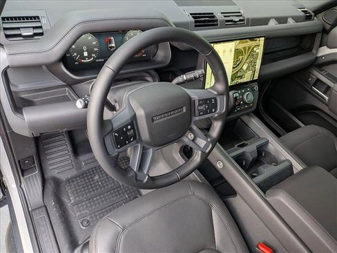 New 2026 Land Rover Defender 130 X-Dynamic SE AWD/4WD image 3