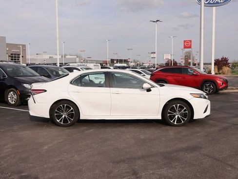 Used 2019 Toyota Camry SE w/ Audio Package image 5