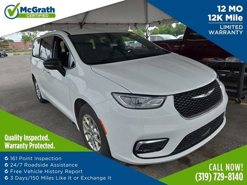 Used 2025 Chrysler Pacifica Select FWD image 1