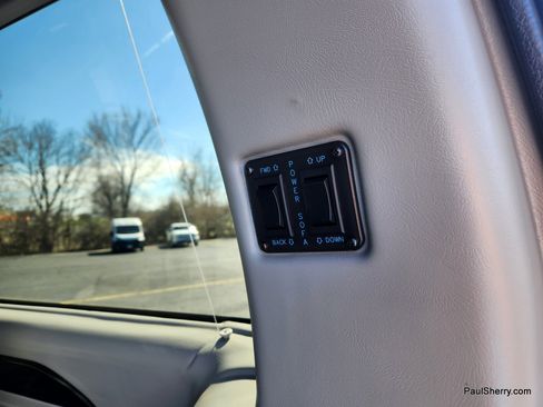 Used 2021 Chevrolet Express 3500 LS w/ Chrome Appearance Package image 28