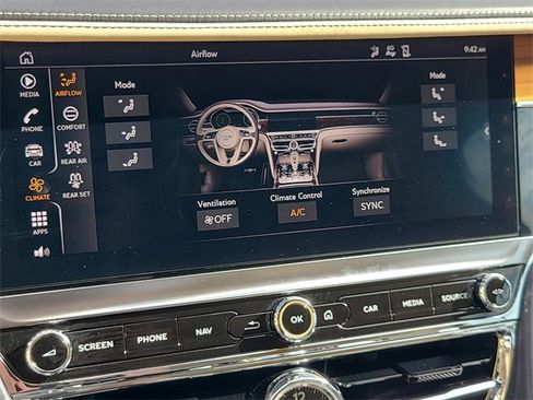 Used 2021 Bentley Flying Spur V8 image 35