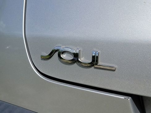 Used 2021 Kia Soul S FWD image 16