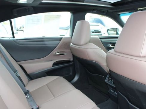 Certified 2025 Lexus ES 350 w/ Premium Package FWD image 7