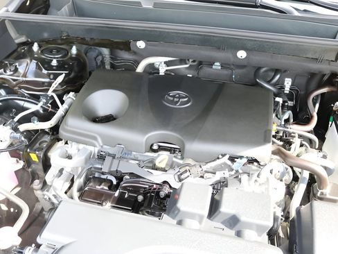 Used 2025 Toyota RAV4 XLE FWD image 13