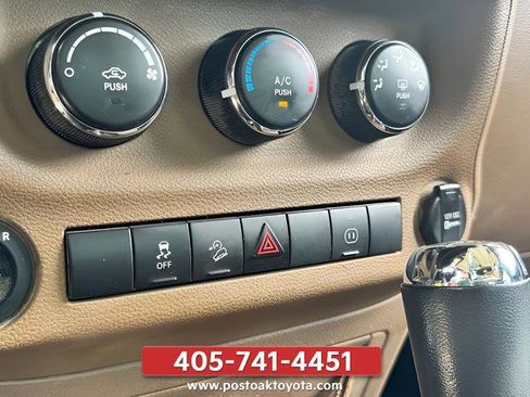 Used 2012 Jeep Wrangler Rubicon w/ PWR Convenience Group AWD/4WD image 17