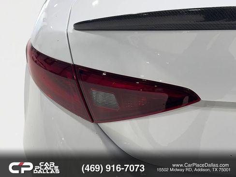Used 2018 Alfa Romeo Giulia image 22