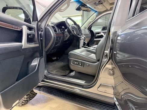 Used 2021 Toyota Land Cruiser AWD/4WD image 20