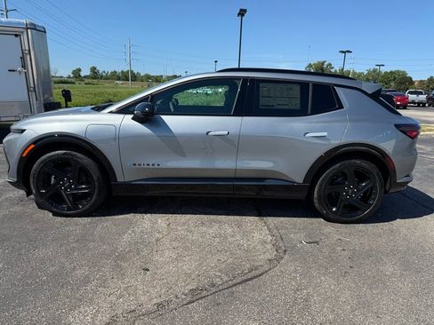 New 2025 Chevrolet Equinox EV RS image 4