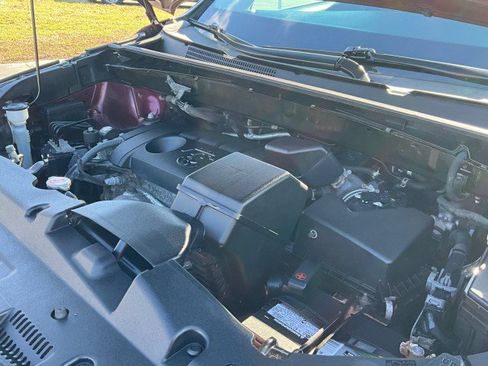 Used 2018 Toyota Highlander LE image 6