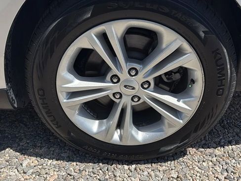 Used 2018 Ford Taurus SEL w/ Equipment Group 201A AWD/4WD image 38