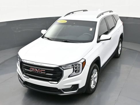 Used 2023 GMC Terrain SLE w/ Driver Convenience Package image 40