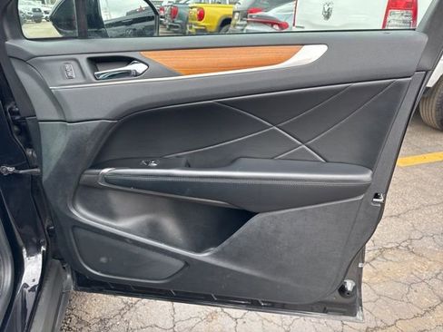 Used 2019 Lincoln MKC Reserve w/ MKC Climate Package image 28