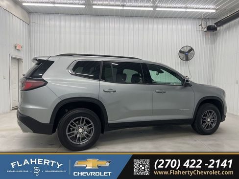 Used 2025 GMC Acadia Elevation image 2