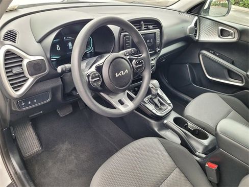 Used 2024 Kia Soul LX w/ Option Group 015 image 7