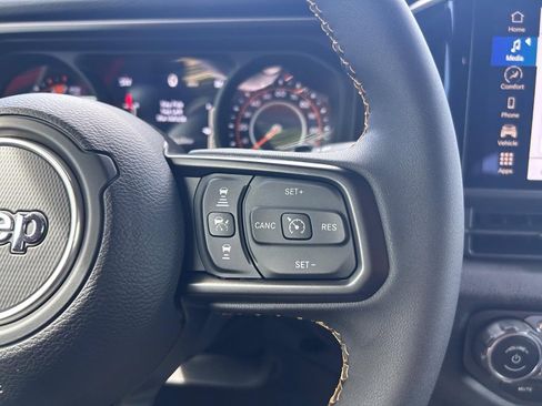 Used 2024 Jeep Wrangler Unlimited Sport image 13