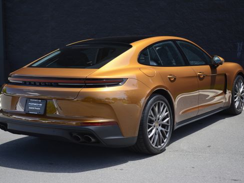 Certified 2025 Porsche Panamera 4 AWD/4WD image 7