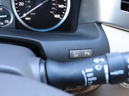 Used 2013 Lexus LX 570 4WD image 76