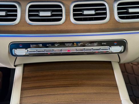Certified 2024 Mercedes-Benz GLS 450 4MATIC image 19