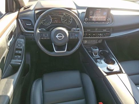 Used 2023 Nissan Rogue SV w/ SV Premium B Package image 11