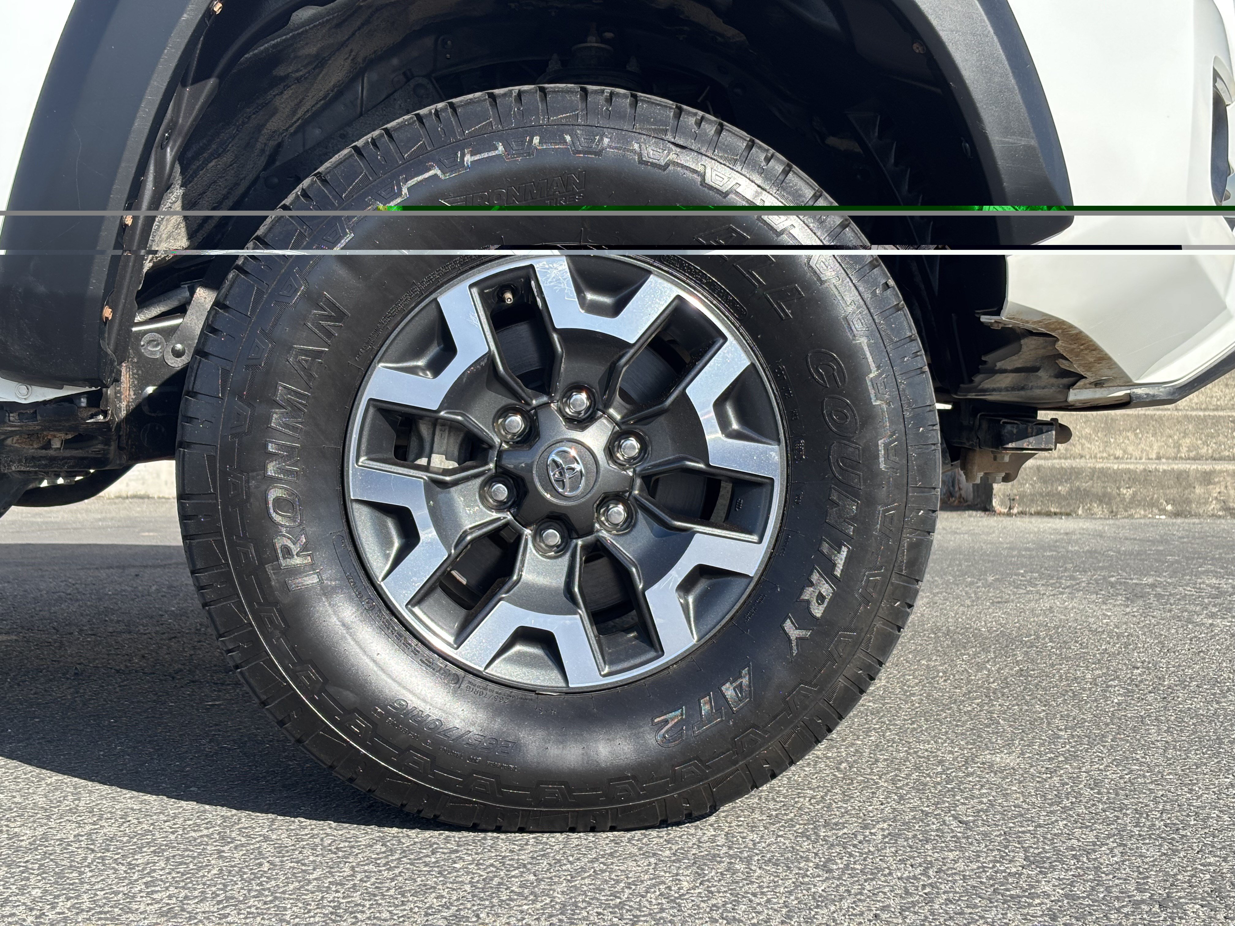 Used 2021 Toyota Tacoma TRD Off-Road w/ Technology Package AWD/4WD image 9