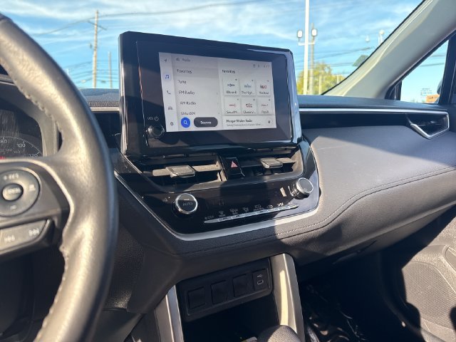 Used 2023 Toyota Corolla Cross LE FWD image 18