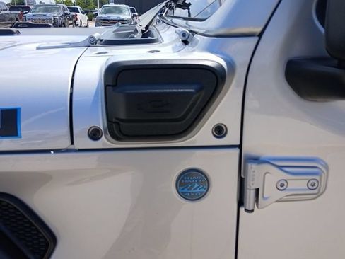 Used 2024 Jeep Wrangler Unlimited Rubicon 4xe AWD/4WD image 9