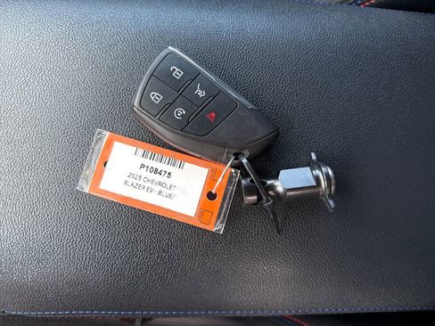 Used 2025 Chevrolet Blazer EV RS image 28