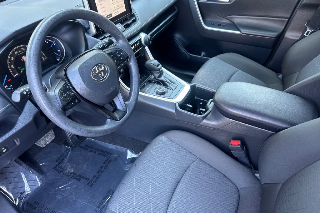 Certified 2025 Toyota RAV4 XLE AWD/4WD image 9