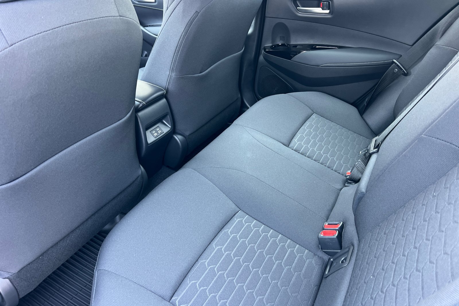 Used 2027 Toyota Corolla SE w/ SE Premium Package FWD image 12