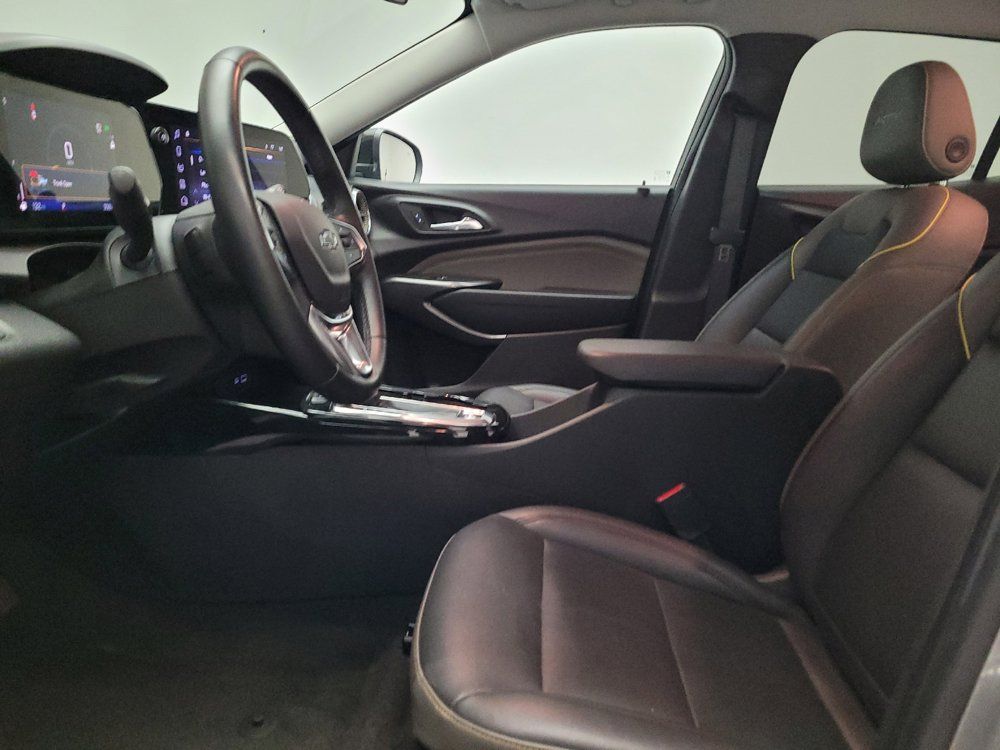 Used 2025 Chevrolet Trax ACTIV w/ Driver Confidence Package FWD image 17