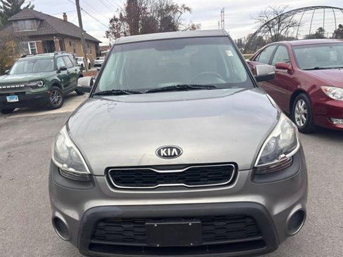 Used 2013 Kia Soul + image 2