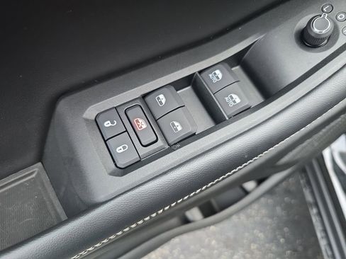 Used 2025 Jeep Grand Cherokee L Limited w/ Black Appearance Package image 18