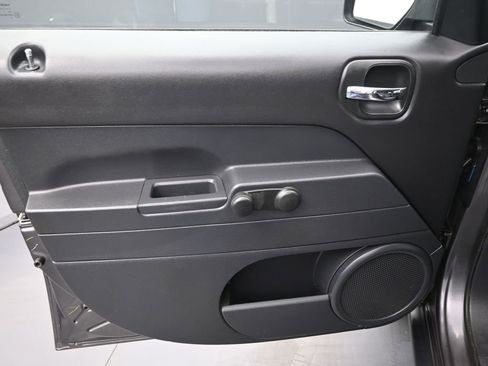 Used 2017 Jeep Patriot Sport image 10