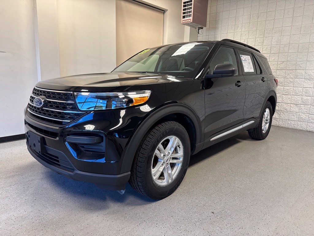 Used 2023 Ford Explorer XLT w/ Class IV Trailer Tow Package AWD/4WD image 2