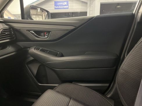 Certified 2025 Subaru Outback Premium w/ Popular Package #1A image 15