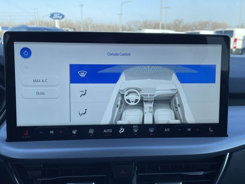 Used 2024 Ford Escape Platinum image 35