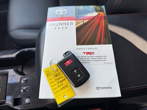 Used 2020 Toyota 4Runner SR5 image 33